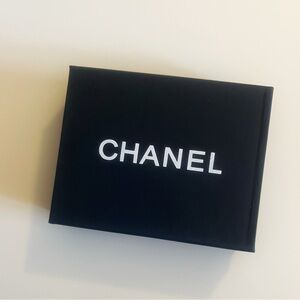 🗽CHANEL  Storage  Box + Soft Pouch